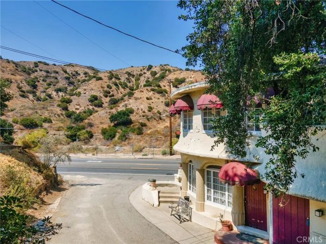 8618 La Tuna Canyon Road, Sun Valley, CA 91352