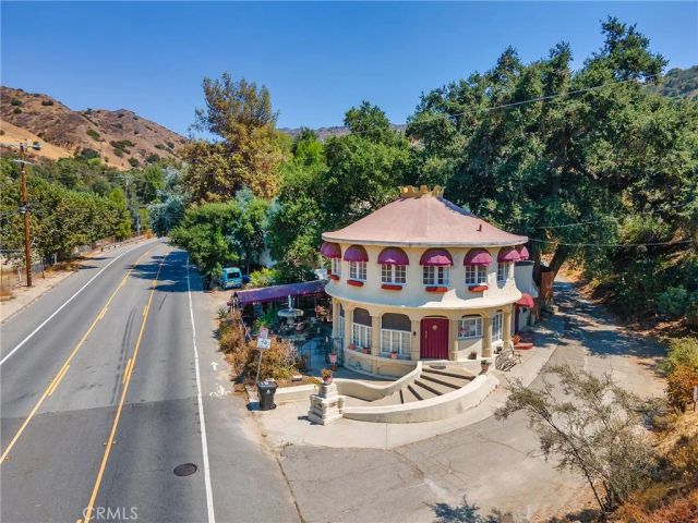 8618 La Tuna Canyon Road, Sun Valley, CA 91352