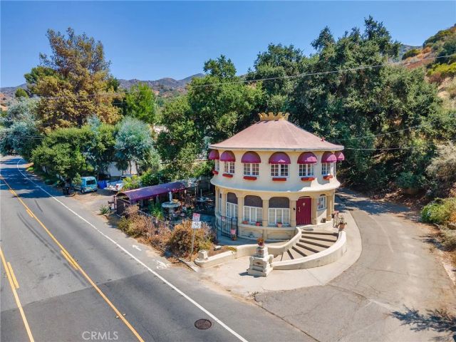 8618 La Tuna Canyon Road, Sun Valley, CA 91352