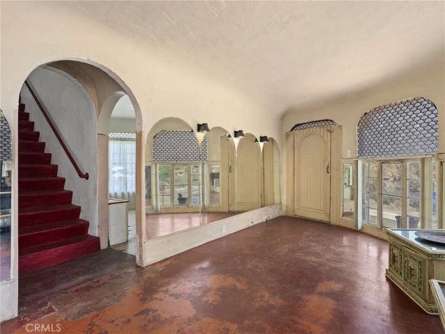 8618 La Tuna Canyon Road, Sun Valley, CA 91352