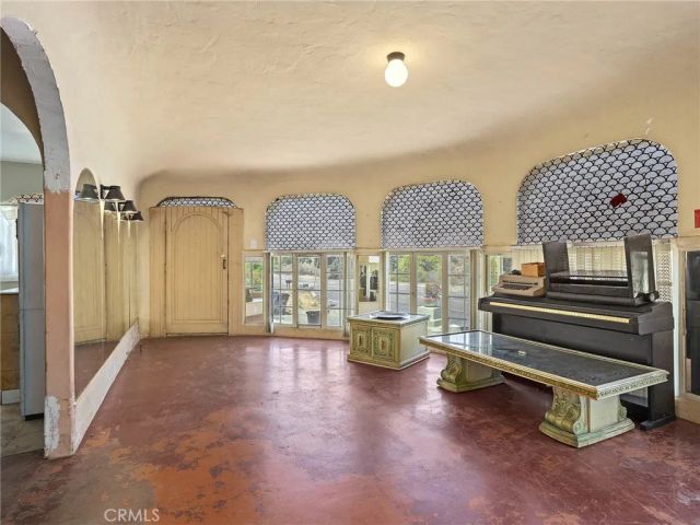 8618 La Tuna Canyon Road, Sun Valley, CA 91352