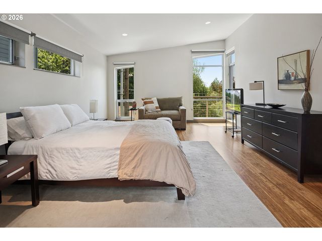 3741 Sw Sweetbriar Dr, Portland, OR 97221