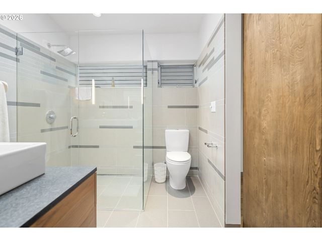 3741 Sw Sweetbriar Dr, Portland, OR 97221