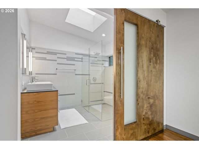 3741 Sw Sweetbriar Dr, Portland, OR 97221