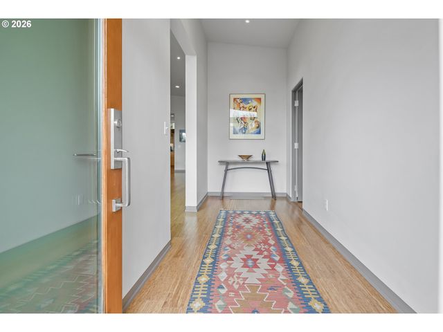 3741 Sw Sweetbriar Dr, Portland, OR 97221