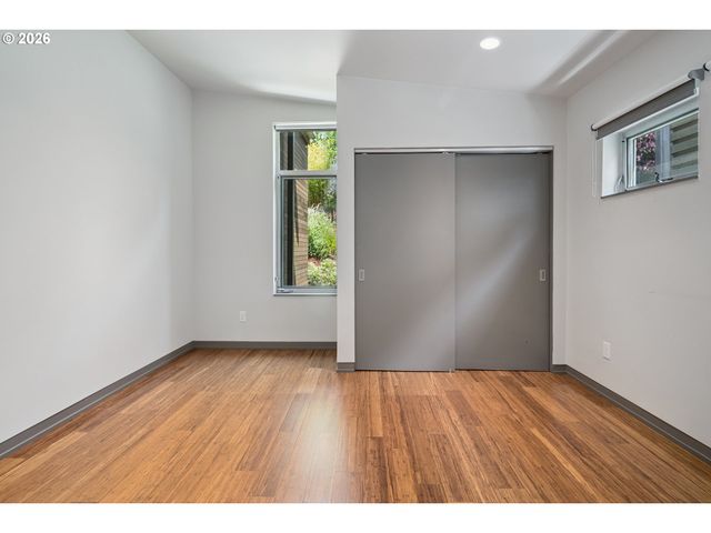 3741 Sw Sweetbriar Dr, Portland, OR 97221