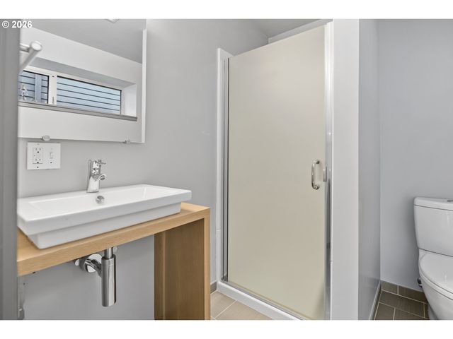 3741 Sw Sweetbriar Dr, Portland, OR 97221