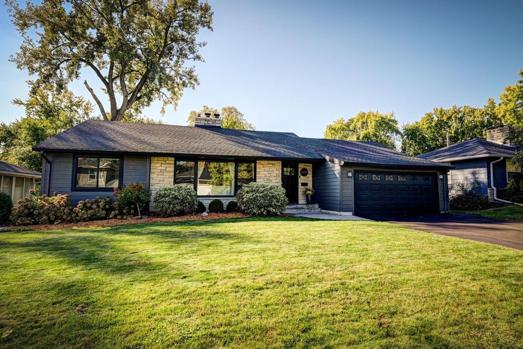5013 Edinbrook Lane, Edina, MN 55436