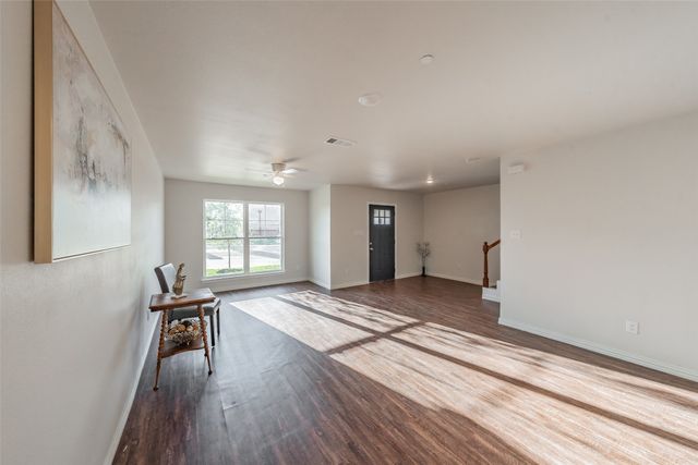 6215 Roby Drive, Arlington, TX 76001