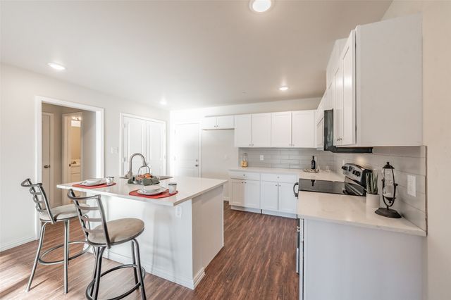 6215 Roby Drive, Arlington, TX 76001