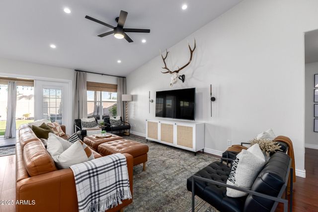 15431 S 24TH Street, Phoenix, AZ 85048