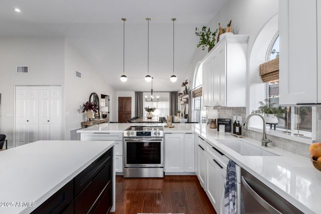 15431 S 24TH Street, Phoenix, AZ 85048