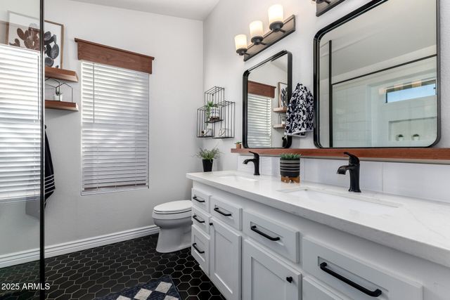 15431 S 24TH Street, Phoenix, AZ 85048