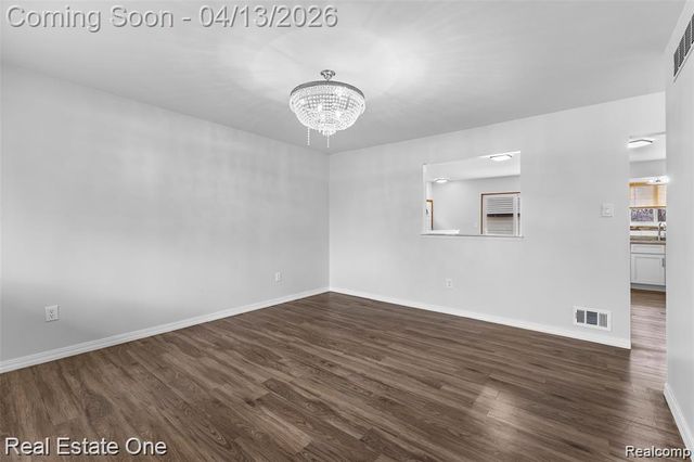 8456 Robindale Avenue, Dearborn Heights, MI 48127