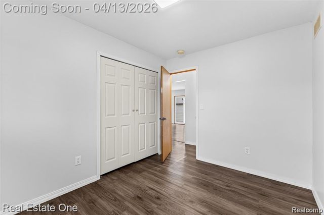 8456 Robindale Avenue, Dearborn Heights, MI 48127