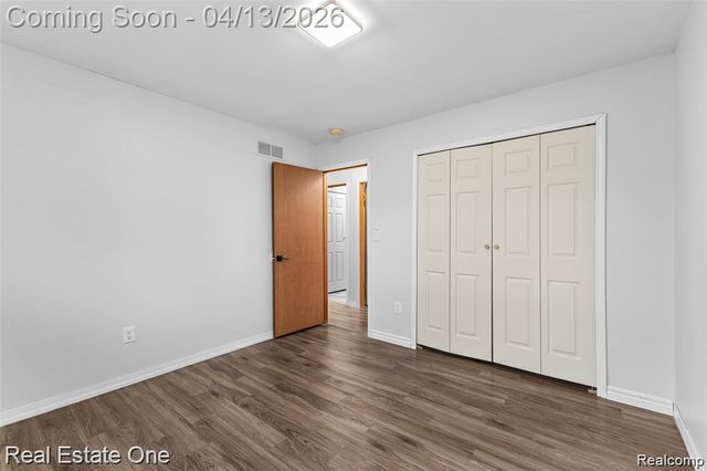 8456 Robindale Avenue, Dearborn Heights, MI 48127