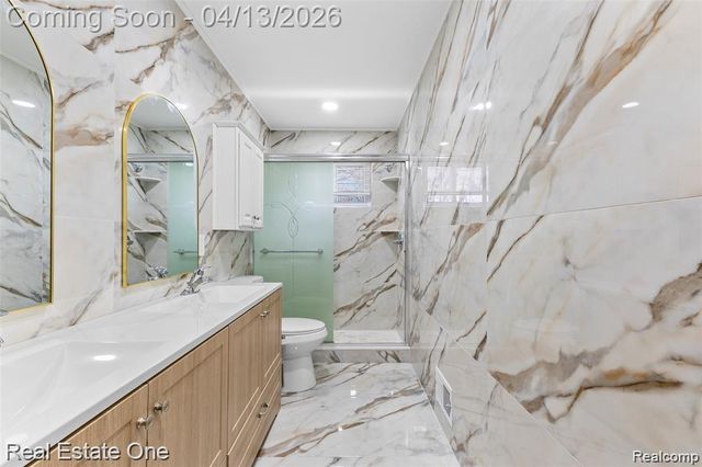 8456 Robindale Avenue, Dearborn Heights, MI 48127