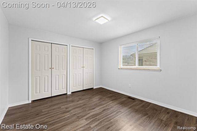 8456 Robindale Avenue, Dearborn Heights, MI 48127