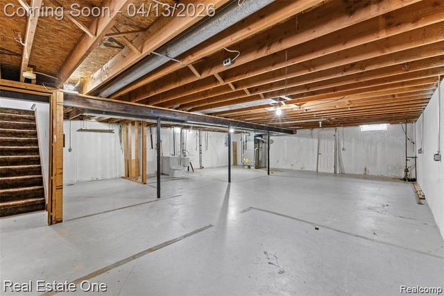 8456 Robindale Avenue, Dearborn Heights, MI 48127