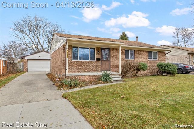 8456 Robindale Avenue, Dearborn Heights, MI 48127