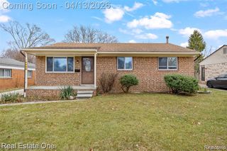 8456 Robindale Avenue, Dearborn Heights, MI 48127