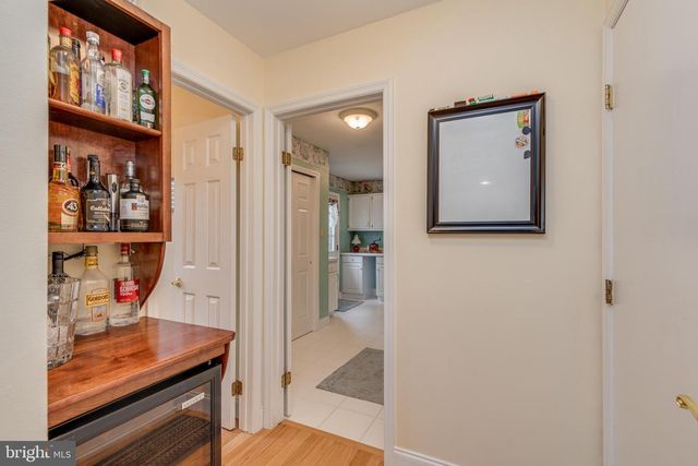 1 WINTERBERRY CT, Mount Laurel, NJ 08054