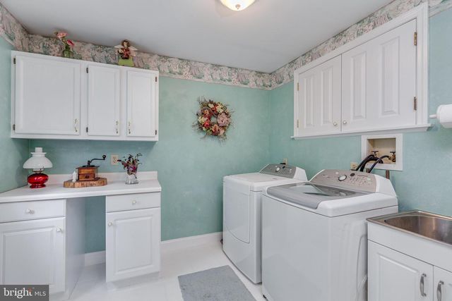 1 WINTERBERRY CT, Mount Laurel, NJ 08054