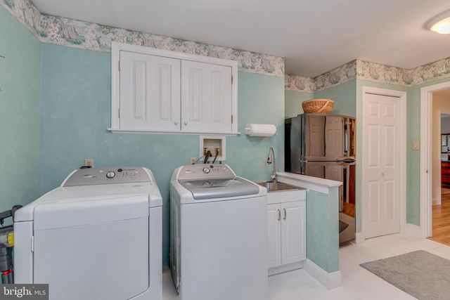 1 WINTERBERRY CT, Mount Laurel, NJ 08054