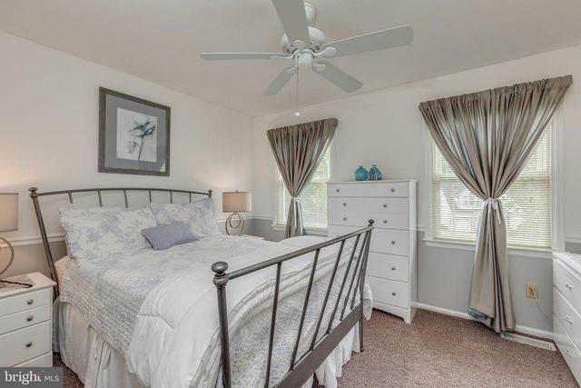 1 WINTERBERRY CT, Mount Laurel, NJ 08054