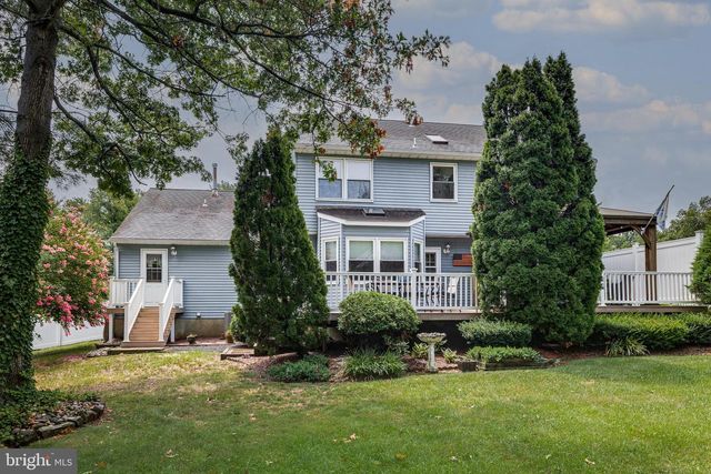 1 WINTERBERRY CT, Mount Laurel, NJ 08054