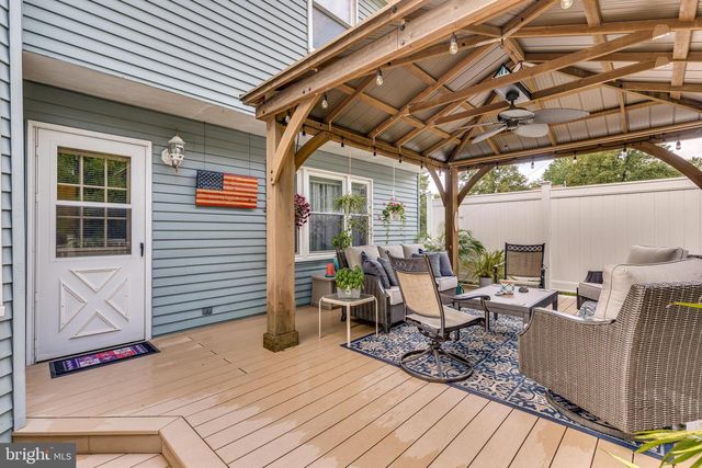 1 WINTERBERRY CT, Mount Laurel, NJ 08054