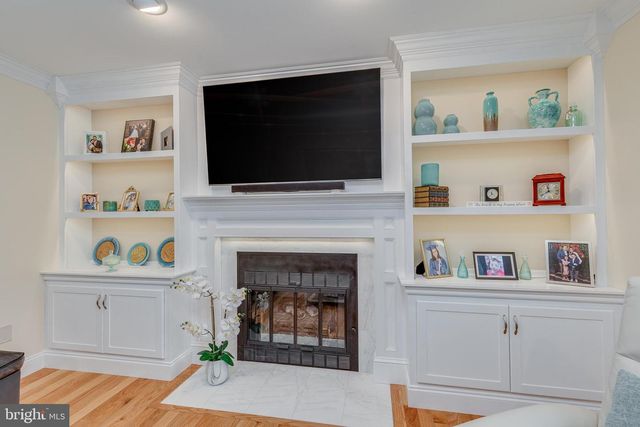 1 WINTERBERRY CT, Mount Laurel, NJ 08054