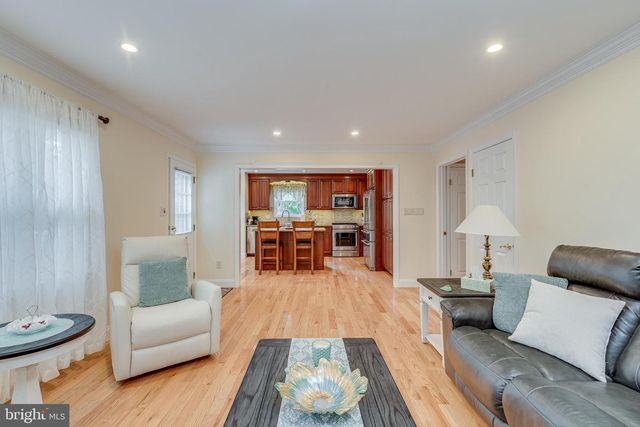 1 WINTERBERRY CT, Mount Laurel, NJ 08054