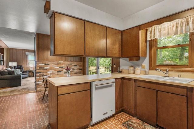 2913 Post Road, Madison, WI 53713