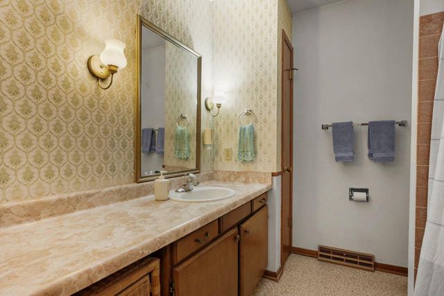 2913 Post Road, Madison, WI 53713