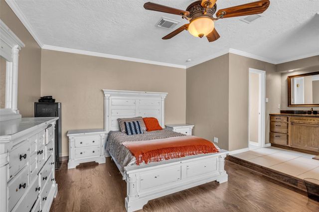 21807 Meadowhill Drive, Spring, TX 77388