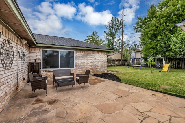 21807 Meadowhill Drive, Spring, TX 77388