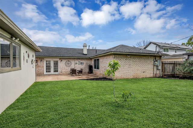 21807 Meadowhill Drive, Spring, TX 77388