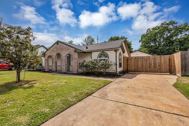 21807 Meadowhill Drive, Spring, TX 77388