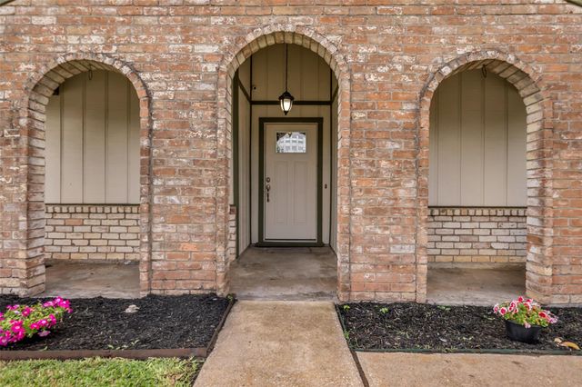 21807 Meadowhill Drive, Spring, TX 77388