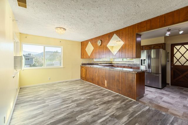 34622 La Paloma Drive, Springville, CA 93265