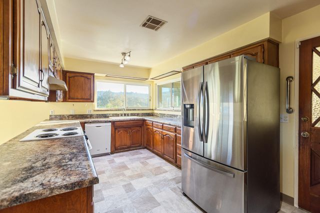 34622 La Paloma Drive, Springville, CA 93265