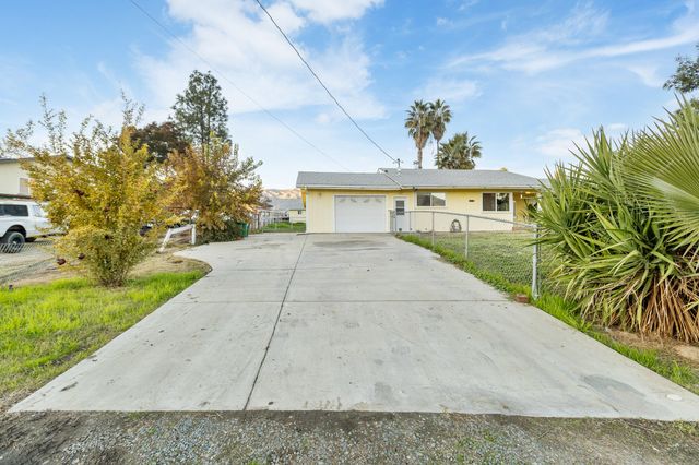 34622 La Paloma Drive, Springville, CA 93265