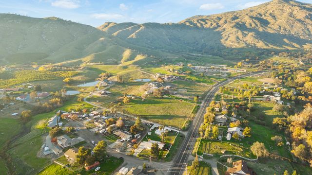 34622 La Paloma Drive, Springville, CA 93265