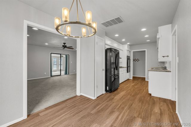 1109 N Hickory Court, Broken Arrow, OK 74012