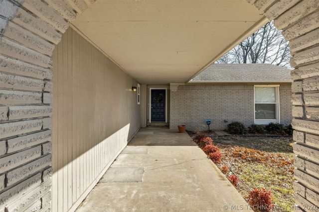 1109 N Hickory Court, Broken Arrow, OK 74012