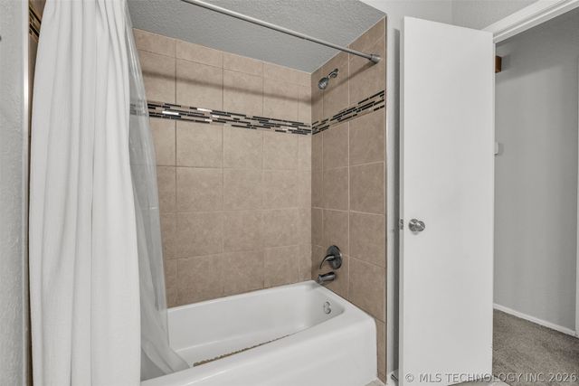 1109 N Hickory Court, Broken Arrow, OK 74012