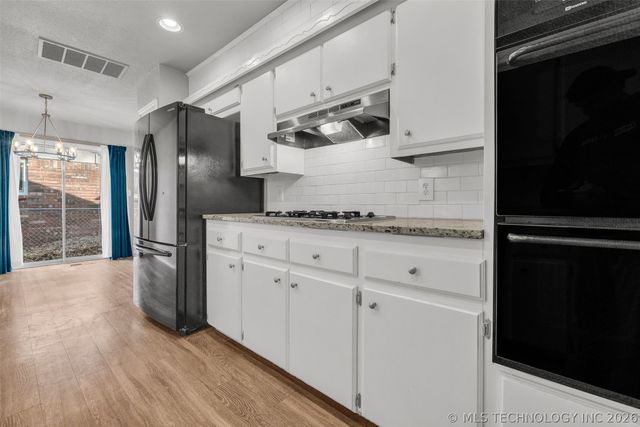 1109 N Hickory Court, Broken Arrow, OK 74012