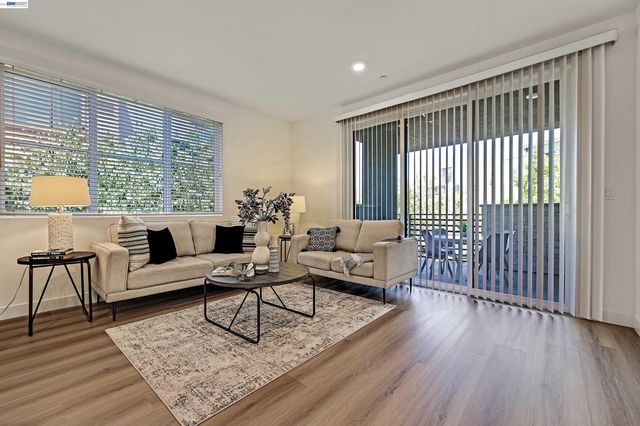 5885 Cadence Ave, Dublin, CA 94568