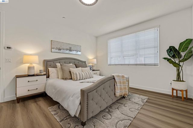 5885 Cadence Ave, Dublin, CA 94568